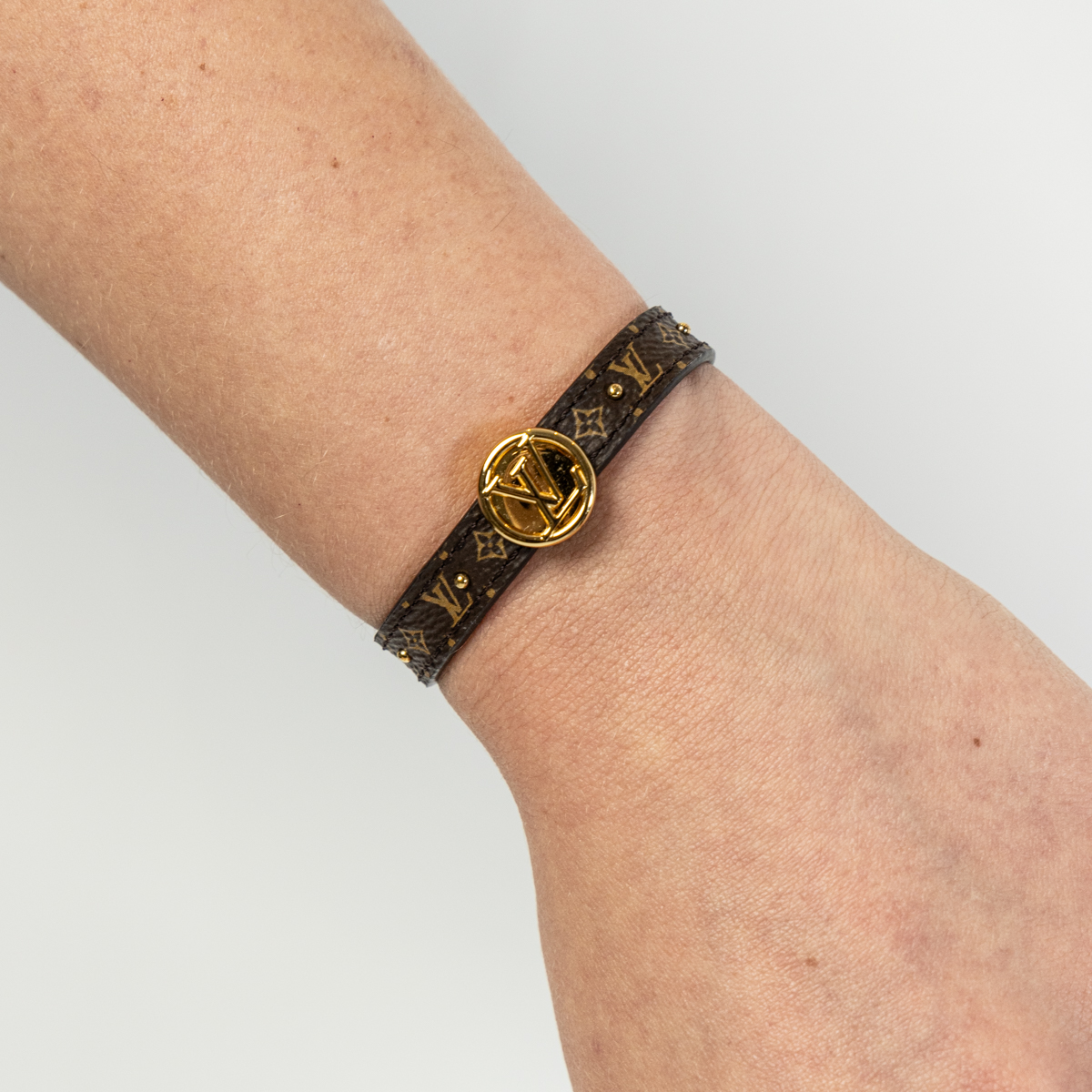 Louis Vuitton LV Circle reversible bracelet