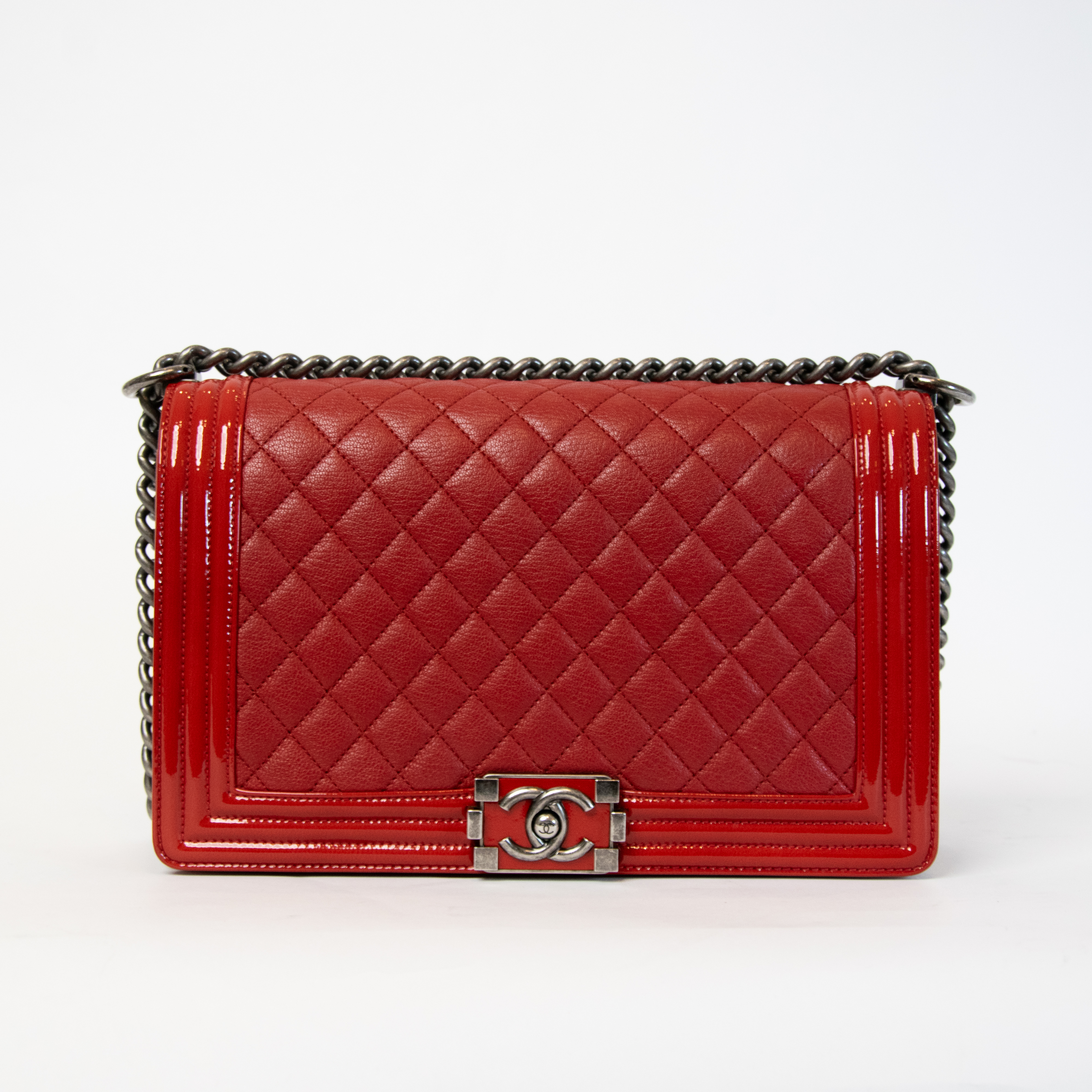 Chanel Boy Red Calfskin with patent leather Super condition