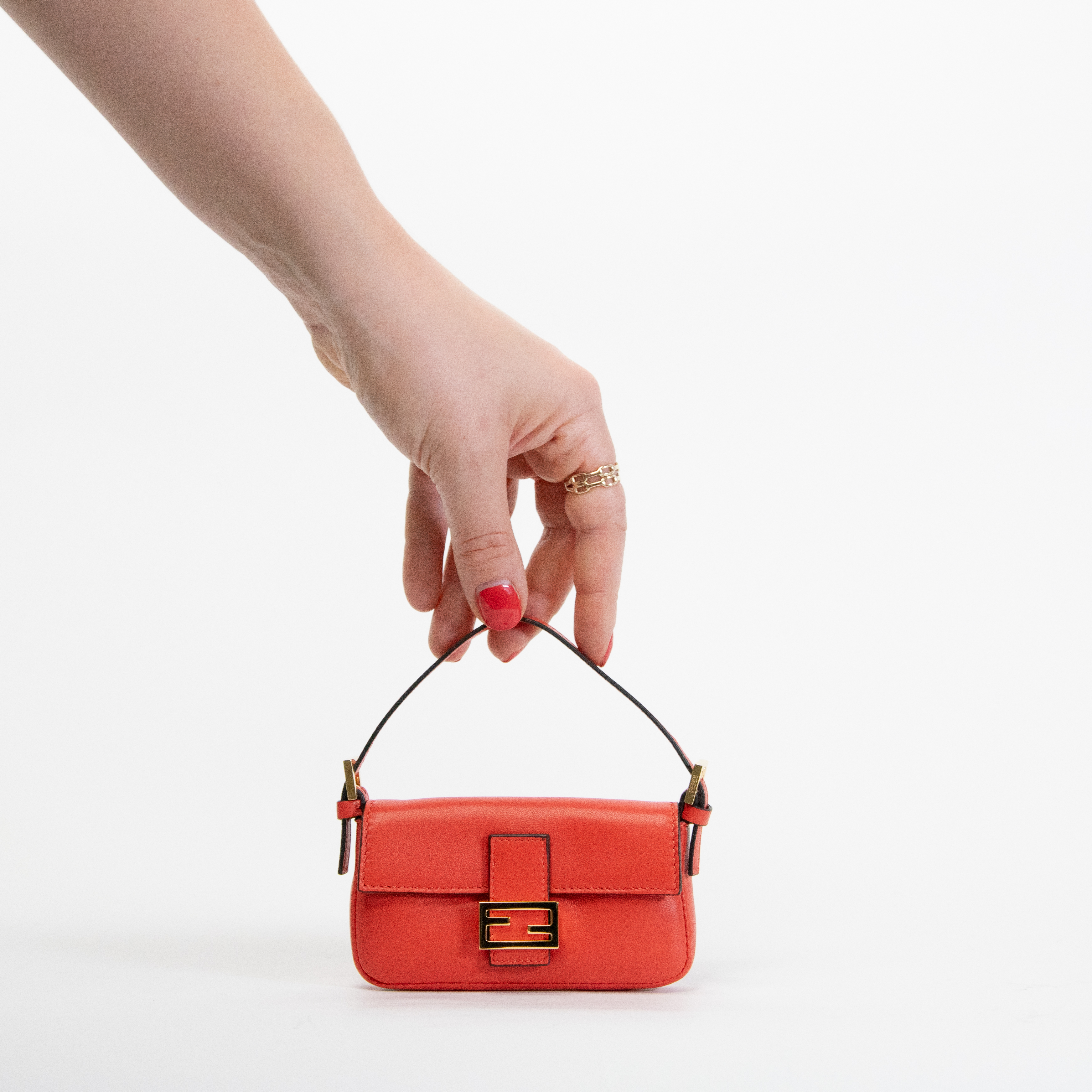 Fendi Nano Baguette Tasche in rotem Leder