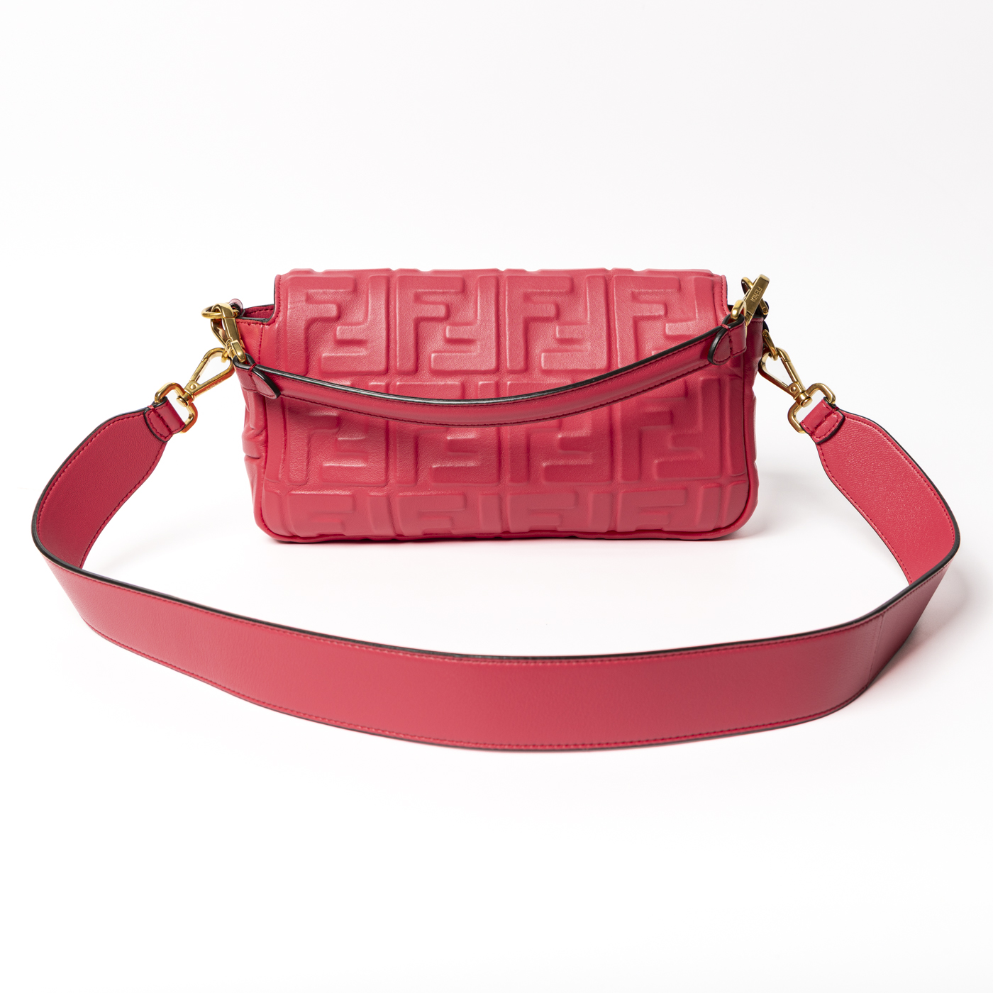 Fendi Baguette Monogram Leder Tasche Fuchsia Pink – the luxury cabinet